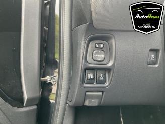 Peugeot 108 108, Hatchback, 2014 1.0 12V VVT-i picture 16