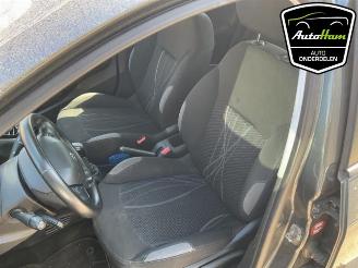 Peugeot 208 208 I (CA/CC/CK/CL), Hatchback, 2012 / 2019 1.4 16V picture 21