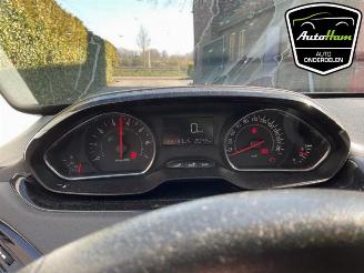 Peugeot 208 208 I (CA/CC/CK/CL), Hatchback, 2012 / 2019 1.2 Vti 12V PureTech 82 picture 15