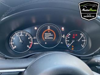 Mazda 3 3 Sport (BP), Hatchback, 2018 2.0 SkyActiv-X M Hybrid 16V picture 16