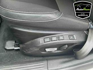 Volvo V-40 V40 (MV), Hatchback 5-drs, 2012 / 2019 1.6 T2 GTDi 16V picture 20