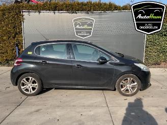 Vrakbiler auto Peugeot 208 208 I (CA/CC/CK/CL), Hatchback, 2012 / 2019 1.4 16V 2012/5
