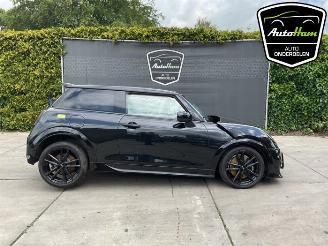 Sloopauto Mini Mini Mini (F65/F66), Hatchback, 2024 1.5 12V Cooper C 3-Drs. 2024/5