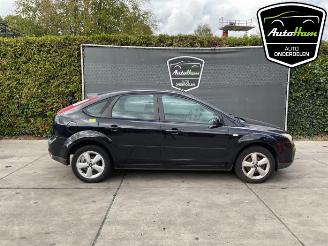 Vrakbiler auto Ford Focus Focus 2, Hatchback, 2004 / 2012 1.8 16V Flexifuel 2007/11