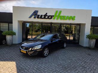 skadebil auto Volvo V-60 1.6 T4 16V Combi/o  Benzine 1.596cc 132kW (179pk) FWD 2010-09/2015-12 (FW48) B4164T 2011/1