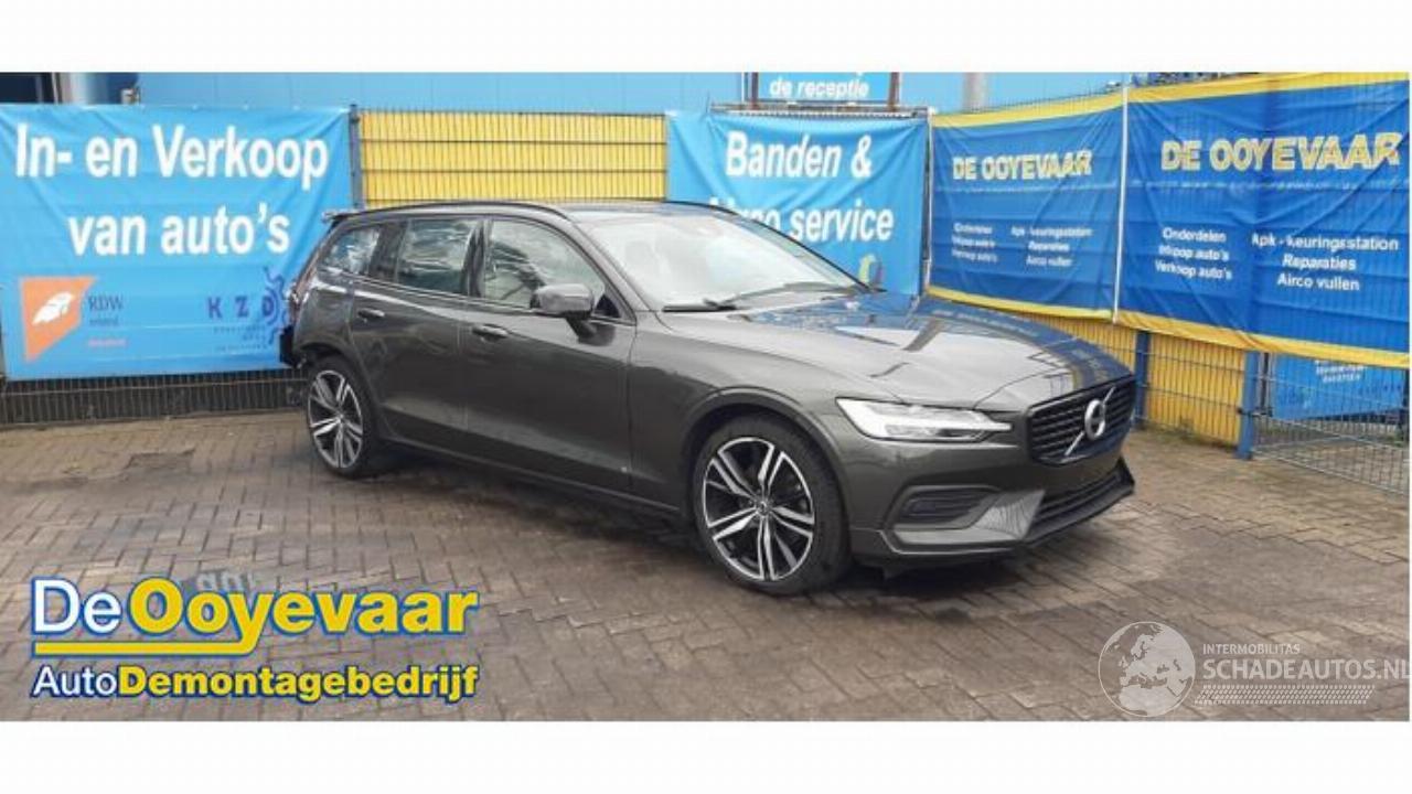 Volvo V-60 V60 II (ZW), Combi, 2018 2.0 B3 16V Mild Hybrid Geartronic