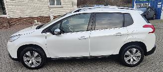 Peugeot 2008 Peugeot 2008 Allure 1,6 panodak navigatie picture 2