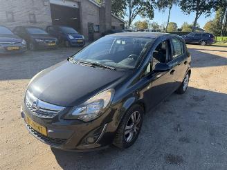Schadeauto Opel Corsa  2013/10
