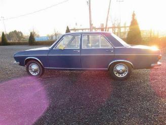 Audi 100  picture 8