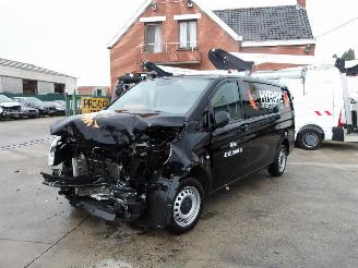 skadebil bedrijf Mercedes Vito 114 2022/4