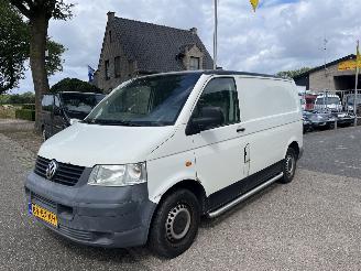 krockskadad bil bedrijf Volkswagen Transporter BESTEL TDI 63KW 0.8 2006/3
