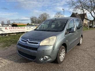 krockskadad bil auto Citroën Berlingo 1.6 HDI MULTISPACE 2011/8