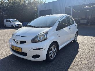 Schadeauto Toyota Aygo 1.0 5 deurs, airco 2011/8