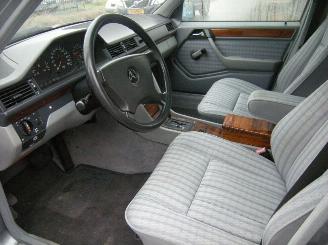 Mercedes 200-300D 3.0 300 TE 24_V (124.091) MULTI KLEPPER !!! UNIEKE AUTO MET OA AIRCO picture 3