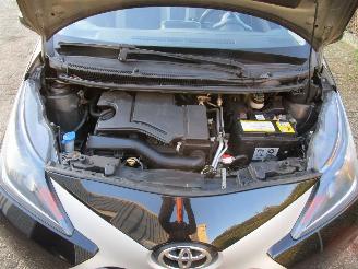 Toyota Aygo Cabrio Navi Airco picture 10