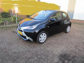 Toyota Aygo Cabrio Navi Airco picture 2
