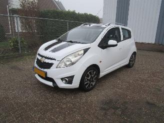 Vaurioauto  passenger cars Chevrolet Spark 1.0 Bi-Fuel Airco 2011/9