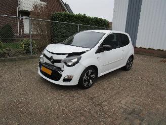 krockskadad bil auto Renault Twingo Airco Radio/CD 92.000 KM 2013/3