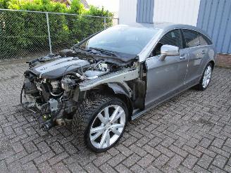 krockskadad bil auto Mercedes CLS 350 CDI Veel Opties 2013/3