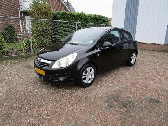Schadeauto Opel Corsa 1.4 2008/3