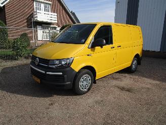 dañado vehículos comerciales Volkswagen Transporter 2.0 TDI Navi Airco 6-Bak 2017/9