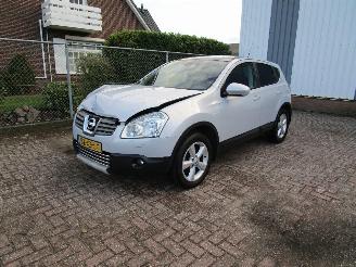 damaged passenger cars Nissan Qashqai 2.0 4-WD Camera Leder Pano 6-Bak 2007/11