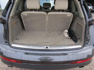 Audi Q7 4.2 FSI Quattro 5+2 picture 16