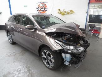 Kia Ceed 1.6gdi hybrid automaat picture 6