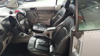 Volkswagen Beetle 1.6 CABRIO  BENZ 1.595CC 75KW 102PK picture 9