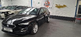 Schadeauto Seat Leon Leon Sportstourer 2.0 TDI Style Business Intense 2022/2