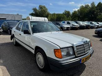 Mercedes E-klasse 200-500 AUTOMAAT (W124) 200 BJ 1988 141.353 KM picture 6