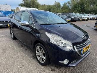Peugeot 208 1.2 PureTech Allure BJ  2010 142.305 KM picture 6
