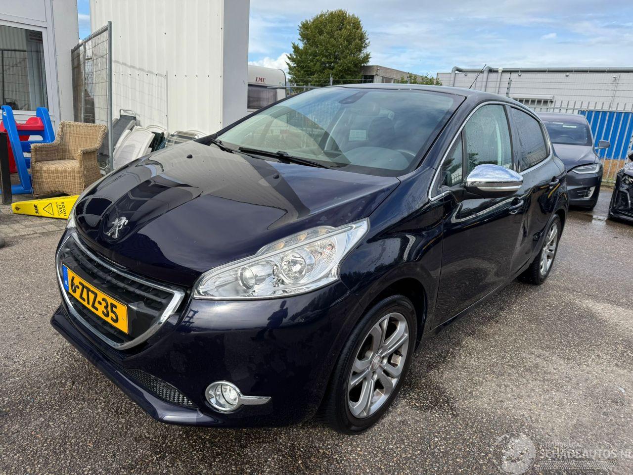 Peugeot 208 1.2 PureTech Allure BJ  2010 142.305 KM