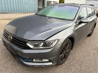 damaged passenger cars Volkswagen Passat Variant 1.6 TDI Business Edition AUTOMAAT 2015/7