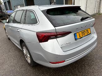 skadebil auto Skoda Octavia Combi 1.0 TSI Business Edition 2021/8