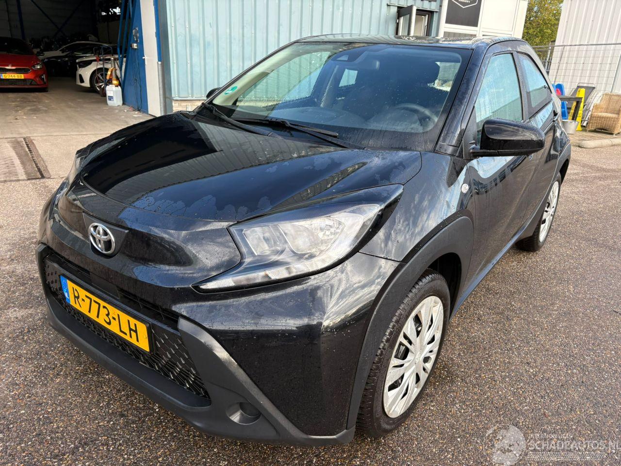 Toyota Aygo X 1.0 VVT-i MT Play