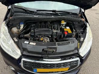 Peugeot 208 1.2 VTi Urban Soul picture 9