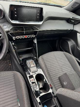 Peugeot e-2008 EV Active 50 kWh picture 12