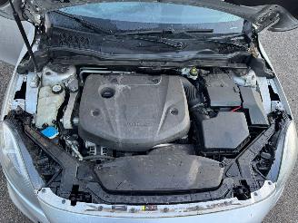 Volvo V-40 2.0 D4 R-Design Business picture 8