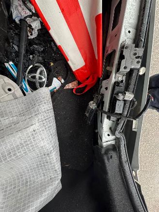 Toyota Aygo 1.0 VVT-i CABRIO x-cite BJ 2019 50.148 KM picture 10