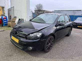 Vaurioauto  passenger cars Volkswagen Golf 2.0 TDI Highline 2010/3