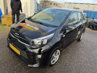 krockskadad bil auto Kia Picanto 1.0 DPi ComfortLine 2023/7