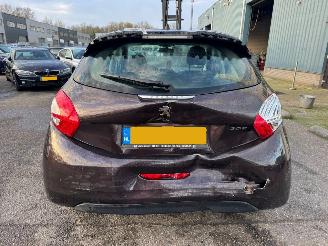 Peugeot 208 1.2 VTi Blue Lease picture 4