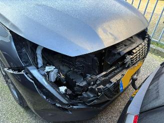 Peugeot 208 1.2 PureTech Active Pack picture 4