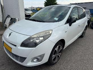 Schadeauto Renault Grand-scenic 1.4 TCe Bose 2011/8
