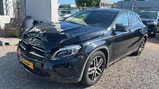 Schadeauto Mercedes GLA 180 AMG PANO AUT 2016/6