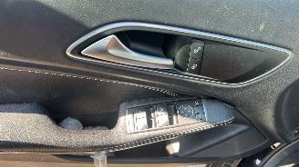Mercedes GLA 180 AMG PANO AUT picture 19