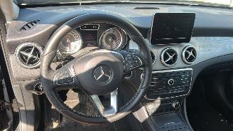 Mercedes GLA 180 AMG PANO AUT picture 11