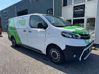 Schade bestelwagen Toyota Proace Worker 2.0 D-4D 144 pk bj 2022 Professional Long 2022/4