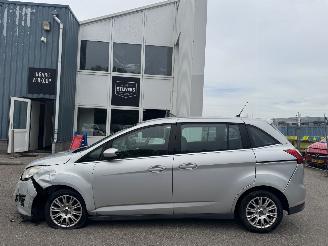 krockskadad bil auto Ford Grand C-Max 1.6 EcoBoost Titanium 7p. 2011/3